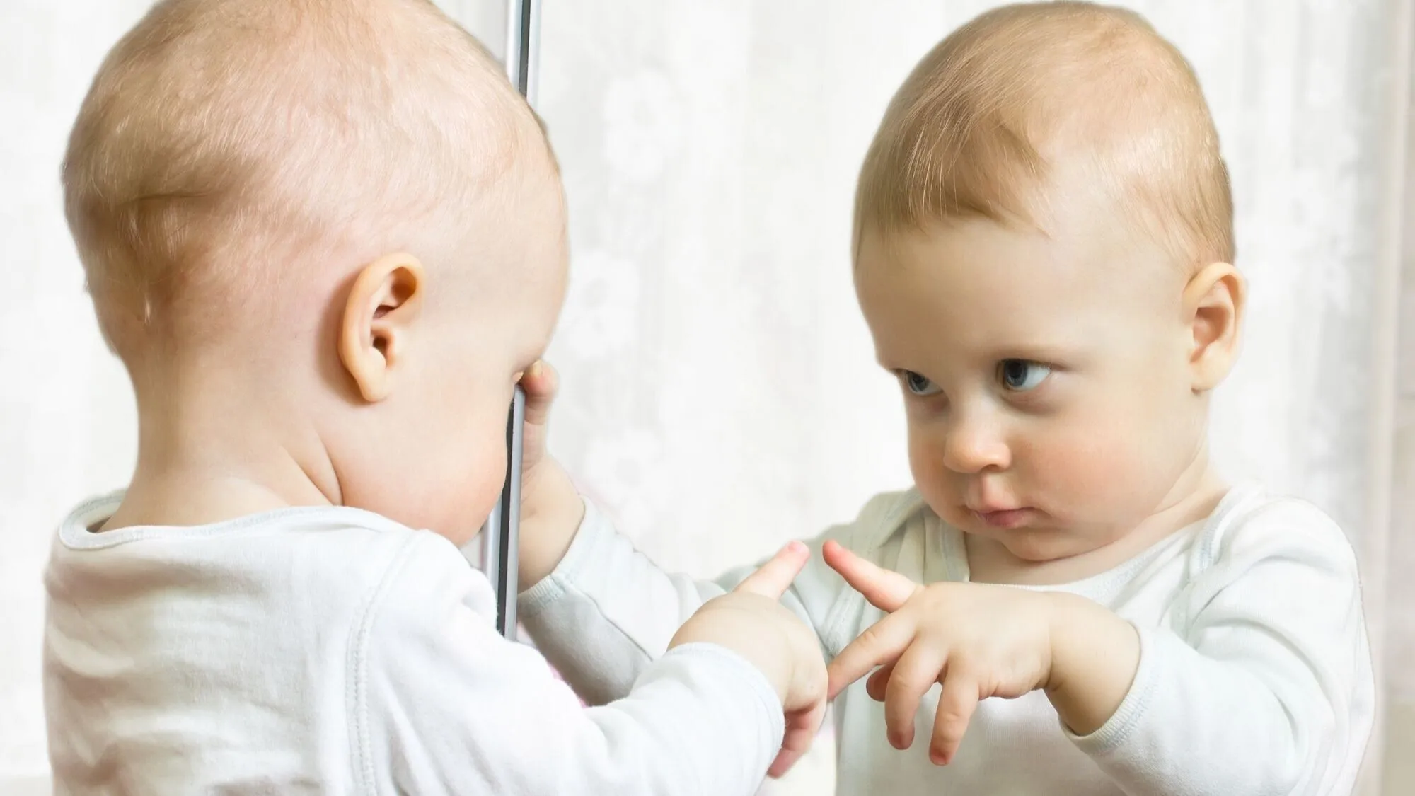Les regards : le regard vers soi